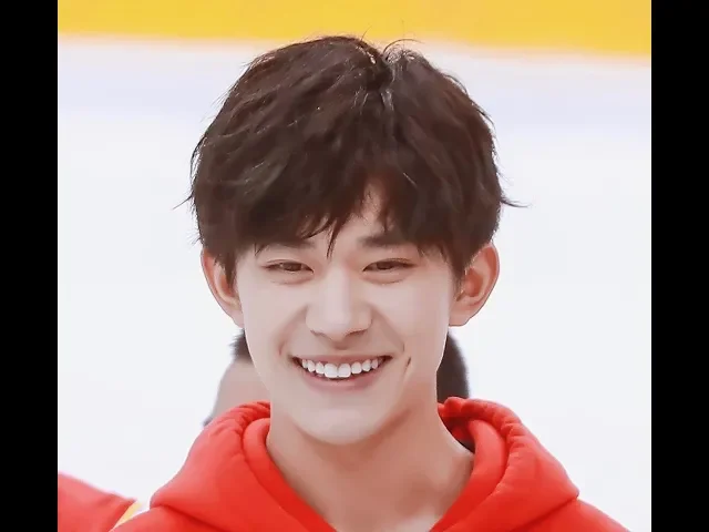 【tfboys易烊千玺】一個總是忍不住想笑的少年